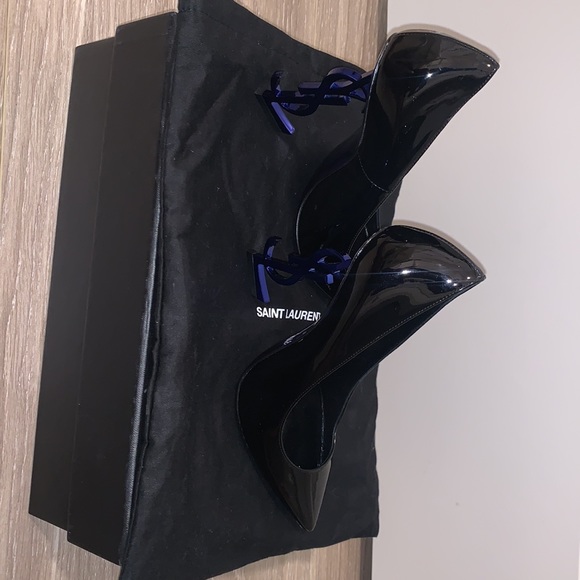 Saint Laurent
Opyum Point-Toe Patent Leather Pu - Picture 2 of 3